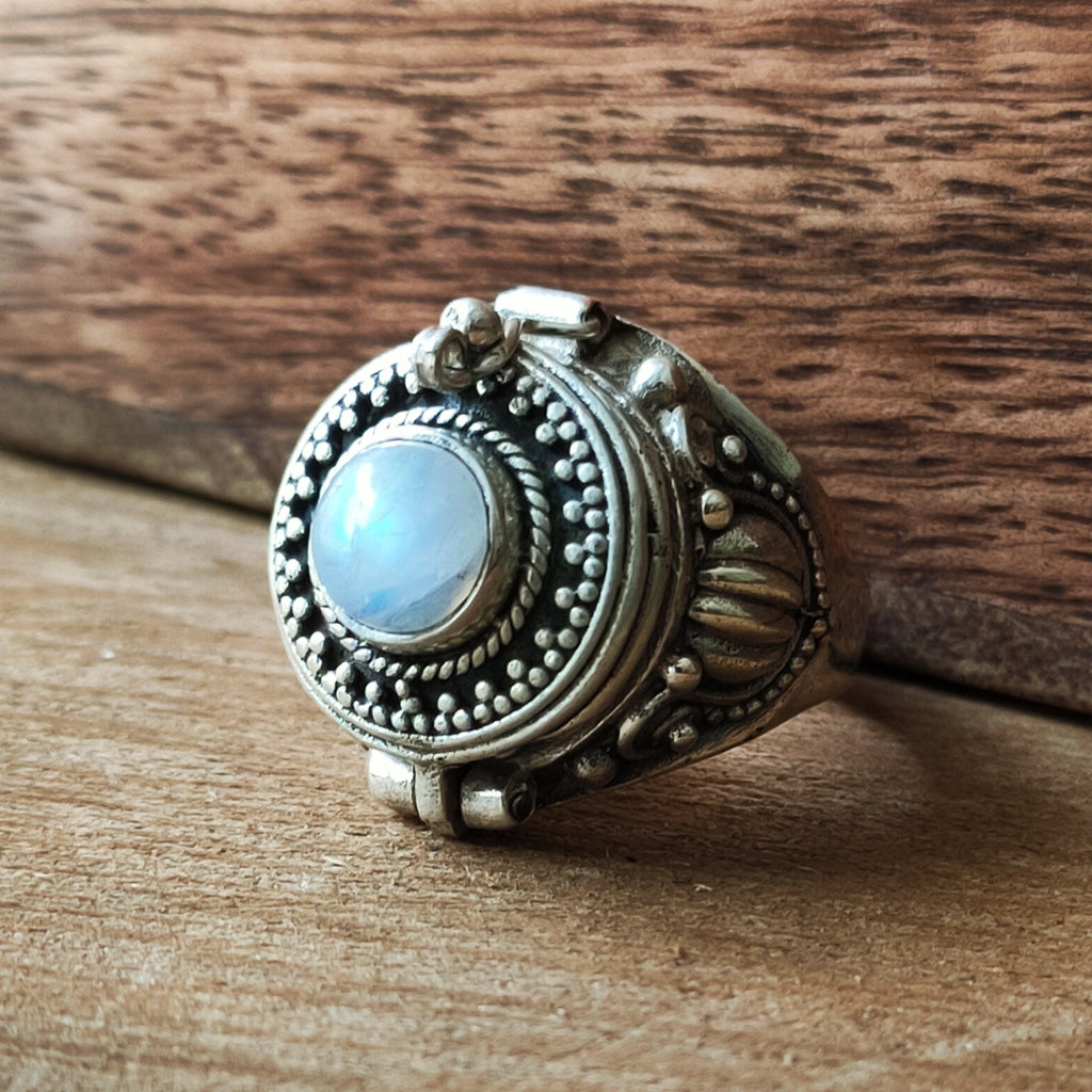Poison box ring | Sterling zilver & maansteen image 1
