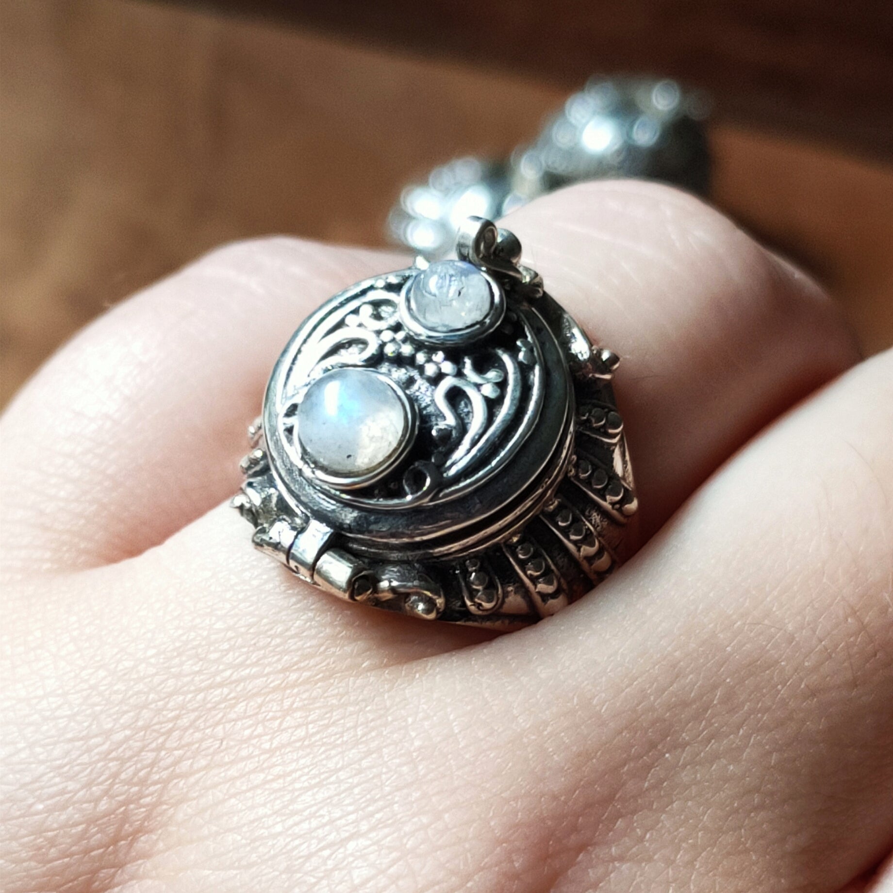 Poison box ring XL | Sterling zilver & maansteen | maat 18,75 image 0