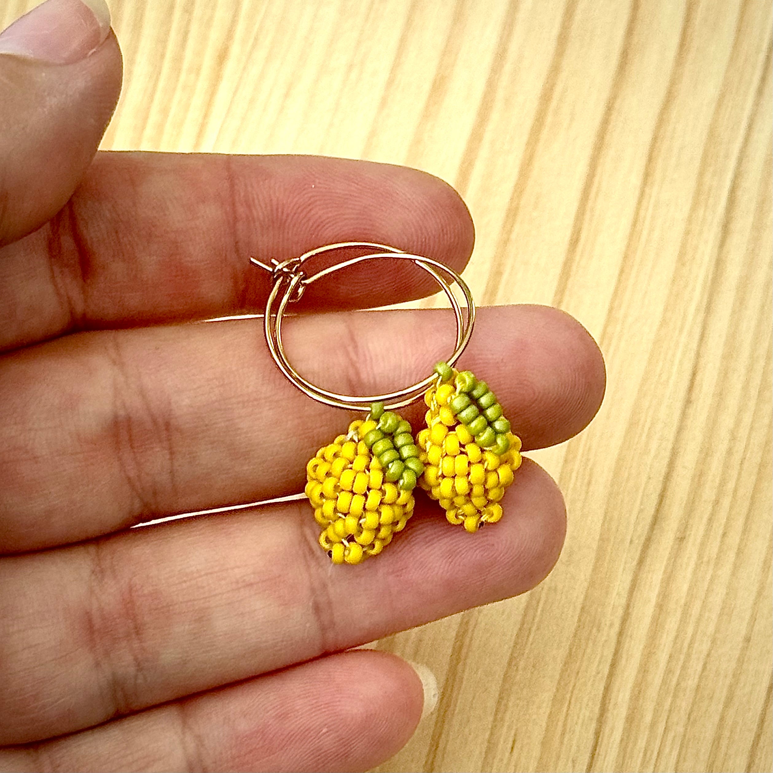 Oorbellen Citroen | 18K verguld & Handbeaded | BY AIS image 2