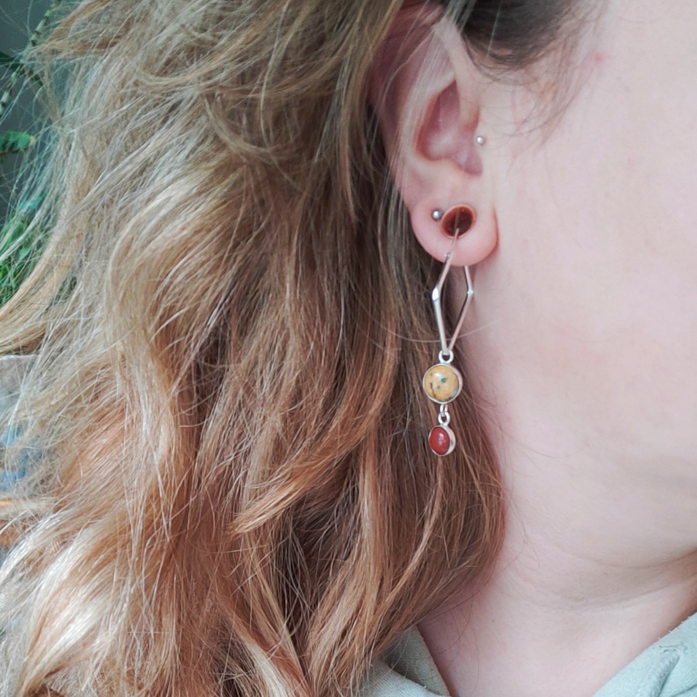Hoops | Sterling zilver & dendriet opaal & rode jasper | BY AIS image 3