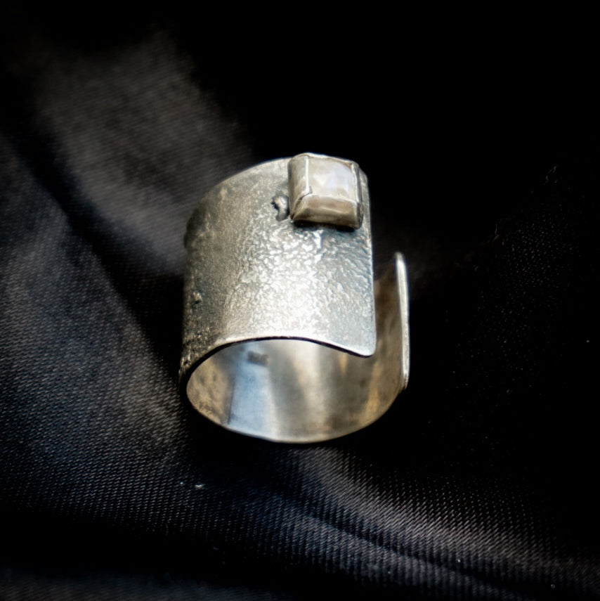 Ring sterling zilver & maansteen | Resizable | BY AIS image 6