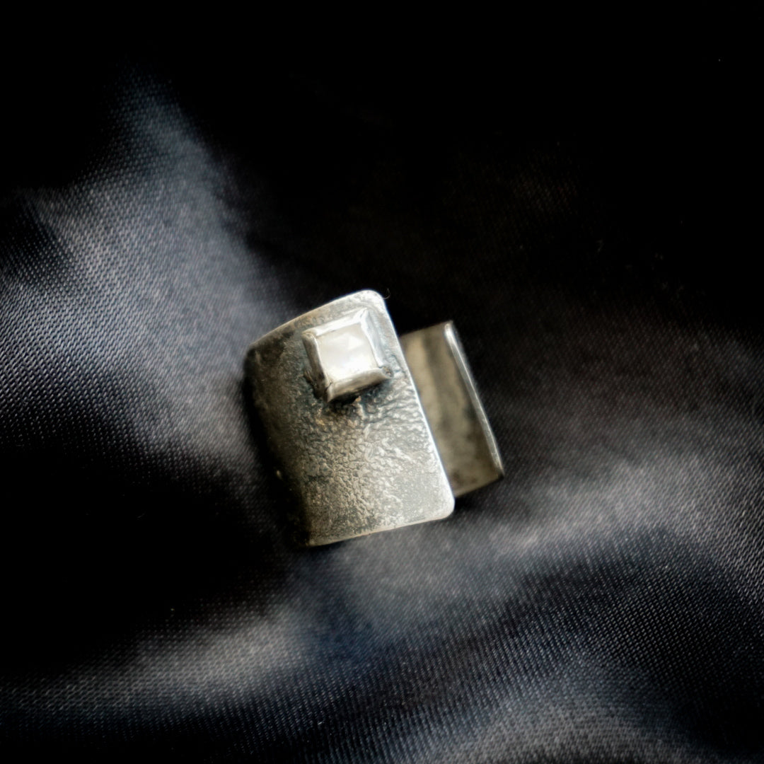 Ring sterling zilver & maansteen | Resizable | BY AIS image 4