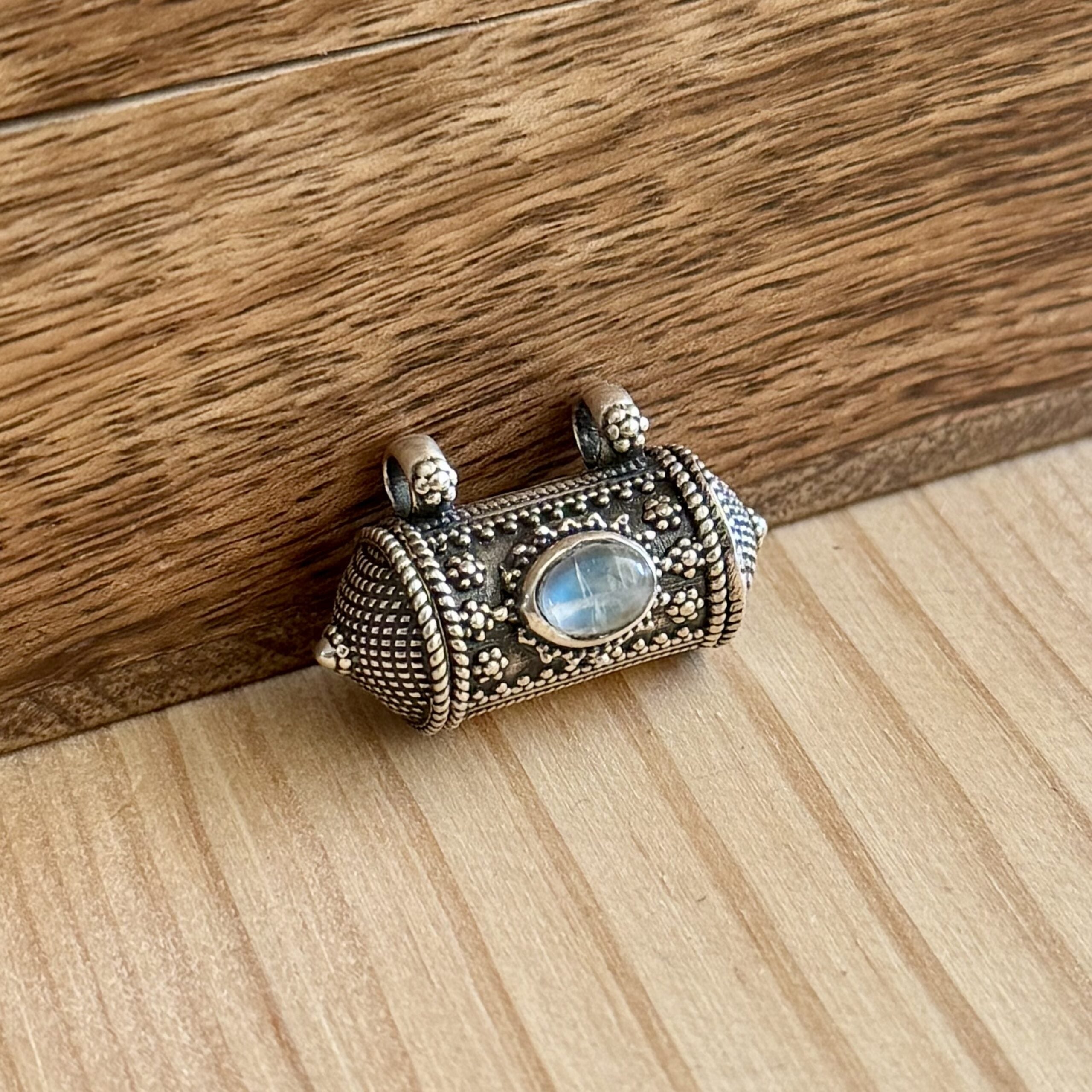 Prayer box Nawa | Sterling zilver & maansteen image 0