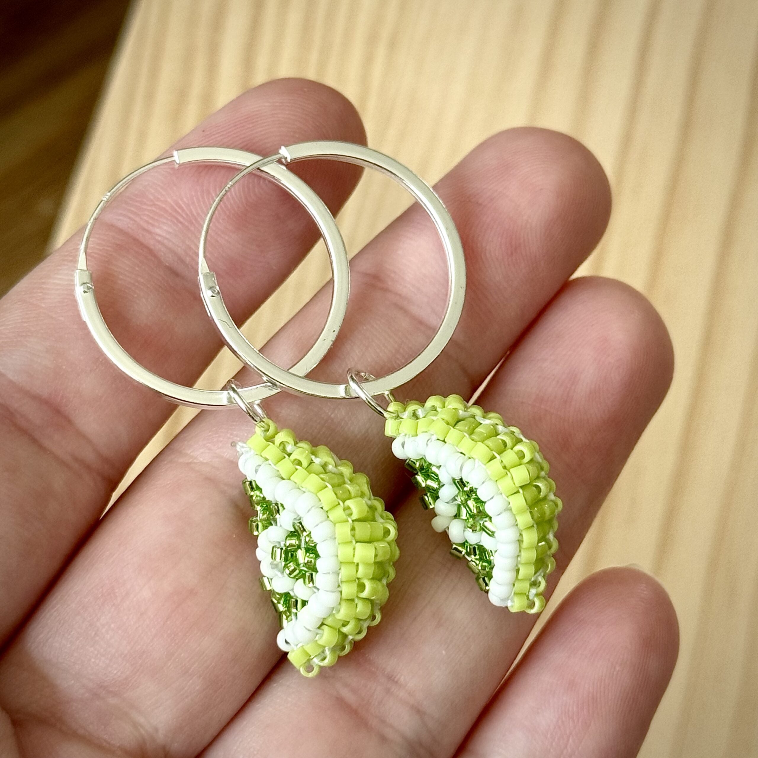 Oorbellen Limoen | Sterling zilver & Handbeaded | BY AIS image 1