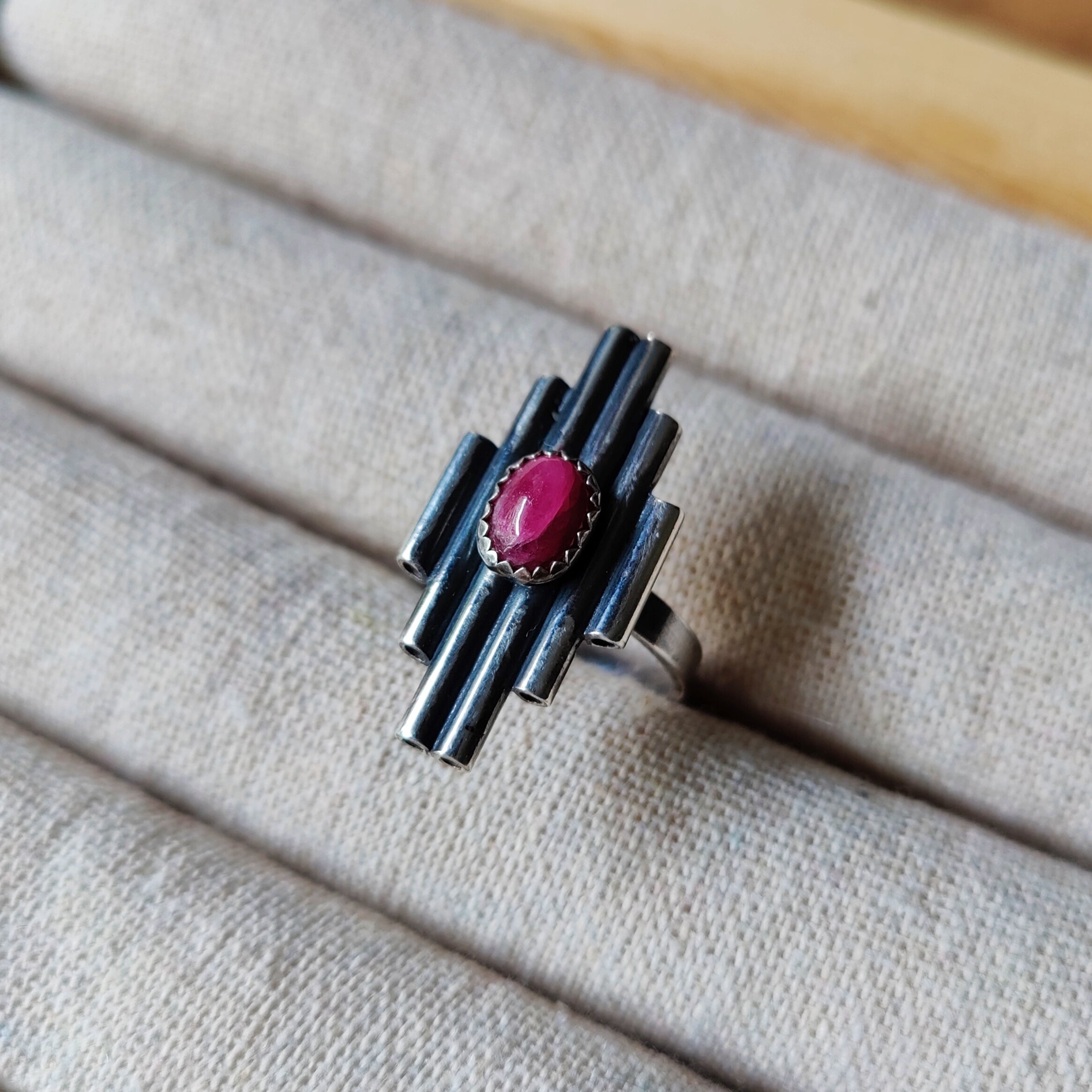 Ring | Sterling zilver & robijn | maat 19,5 | BY AIS image 2
