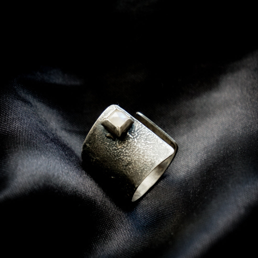 Ring sterling zilver & maansteen | Resizable | BY AIS image 0