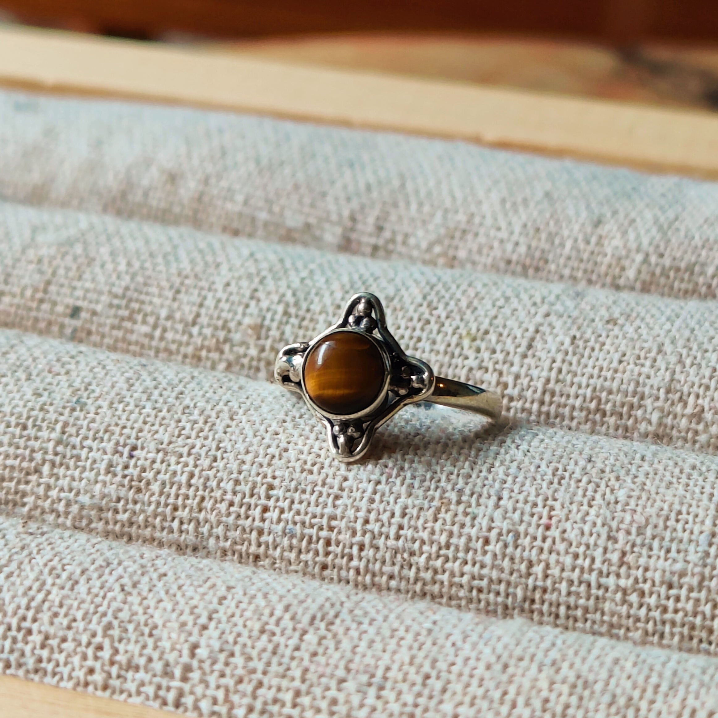 Ring | Sterling zilver & tijgeroog | maat 15,5 image 0