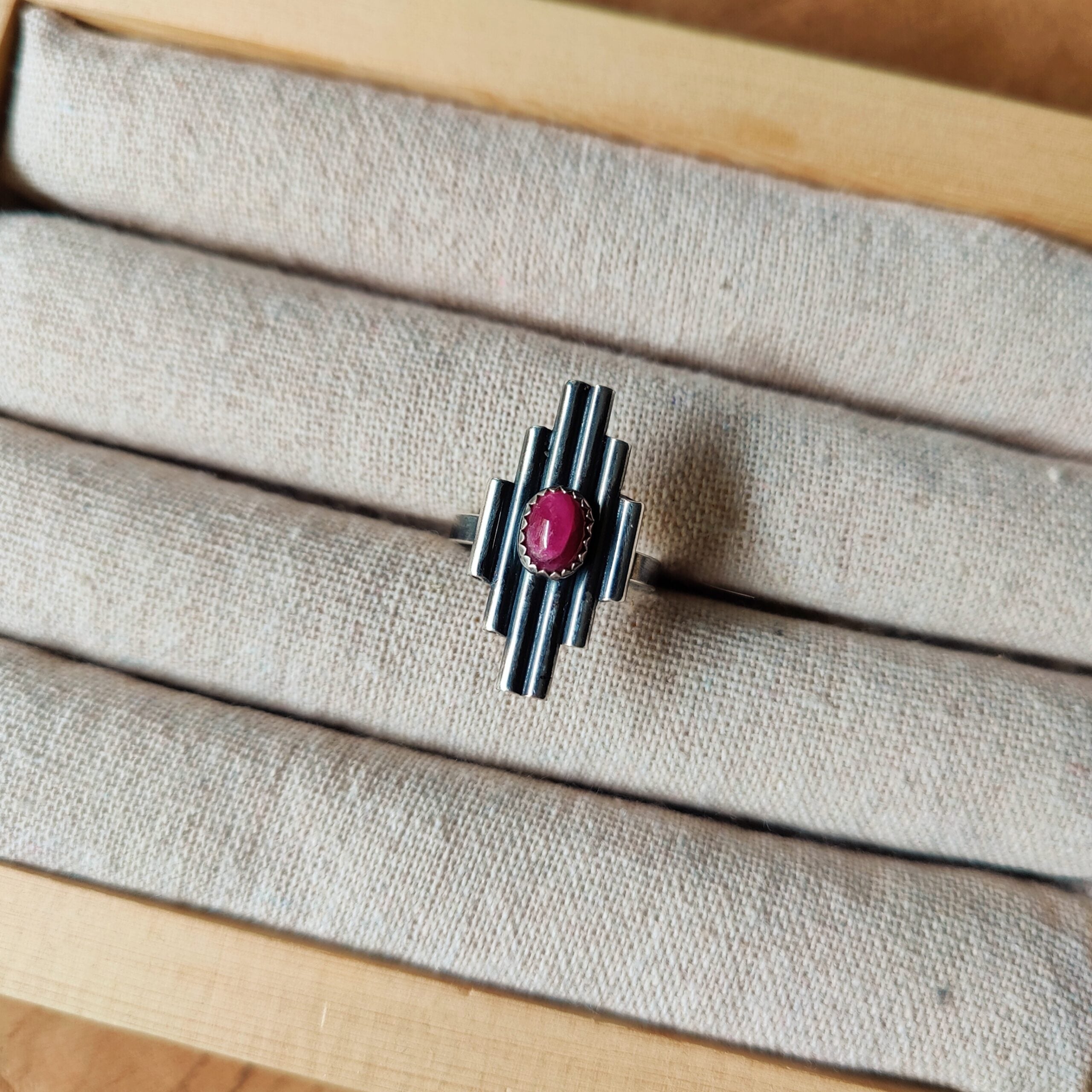 Ring | Sterling zilver & robijn | maat 19,5 | BY AIS image 1