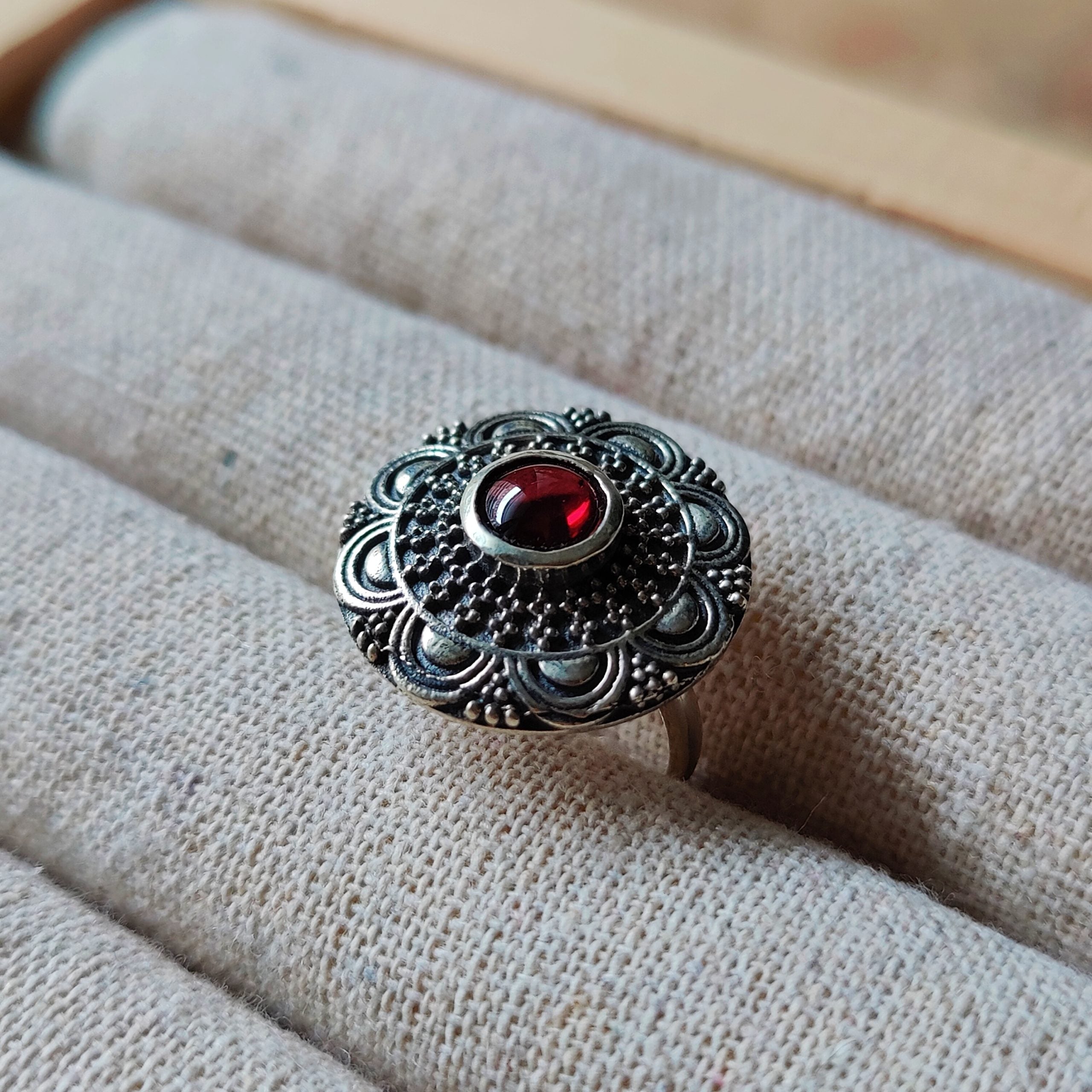 Ring | Sterling zilver & granaat | maat 17,25 image 3