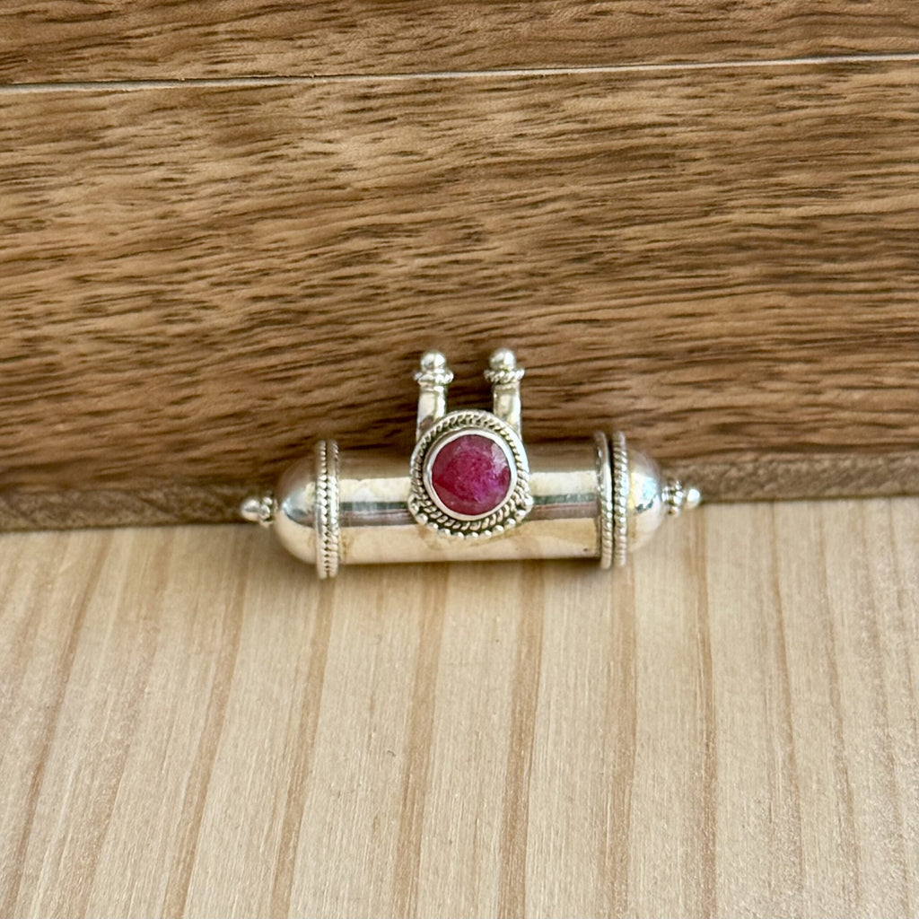Prayer box | Sterling zilver & robijn image 1