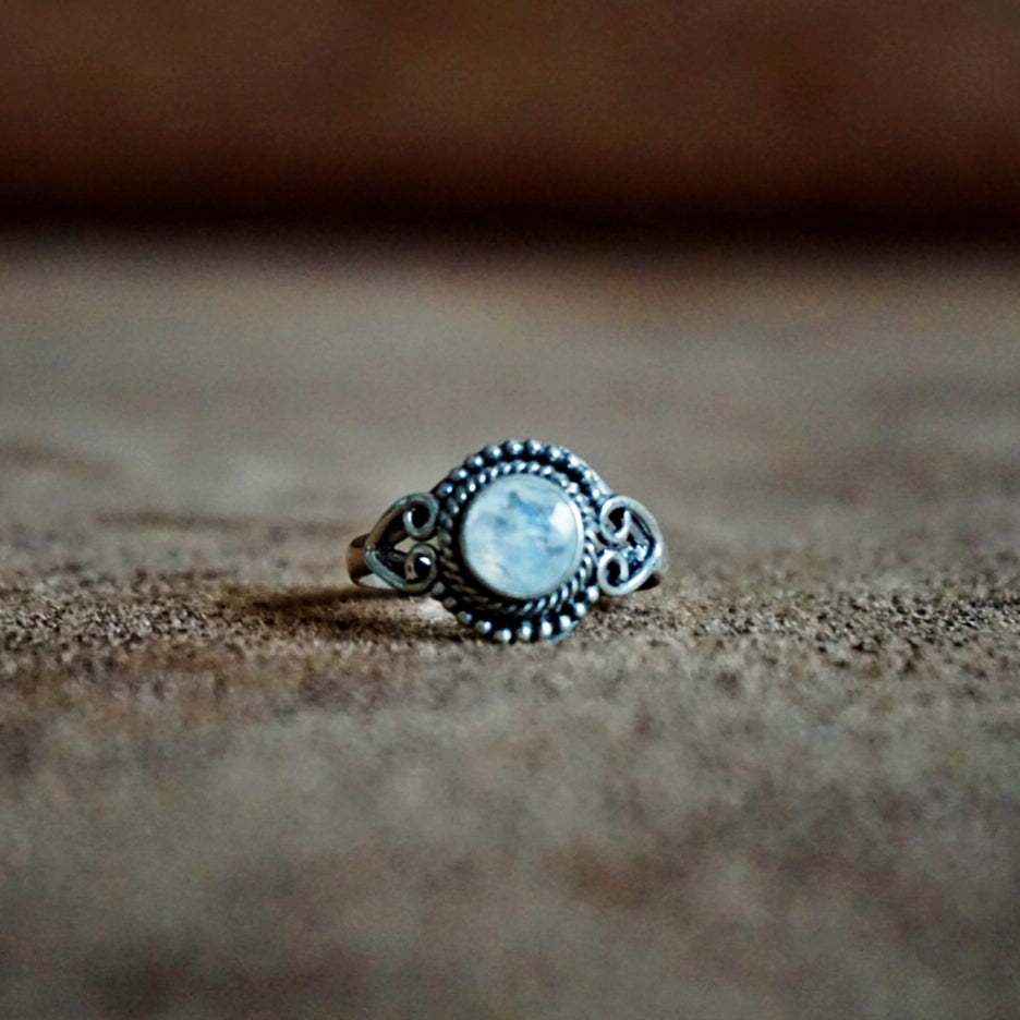 Ring | Sterling zilver & maansteen | maat 16,25 image 1