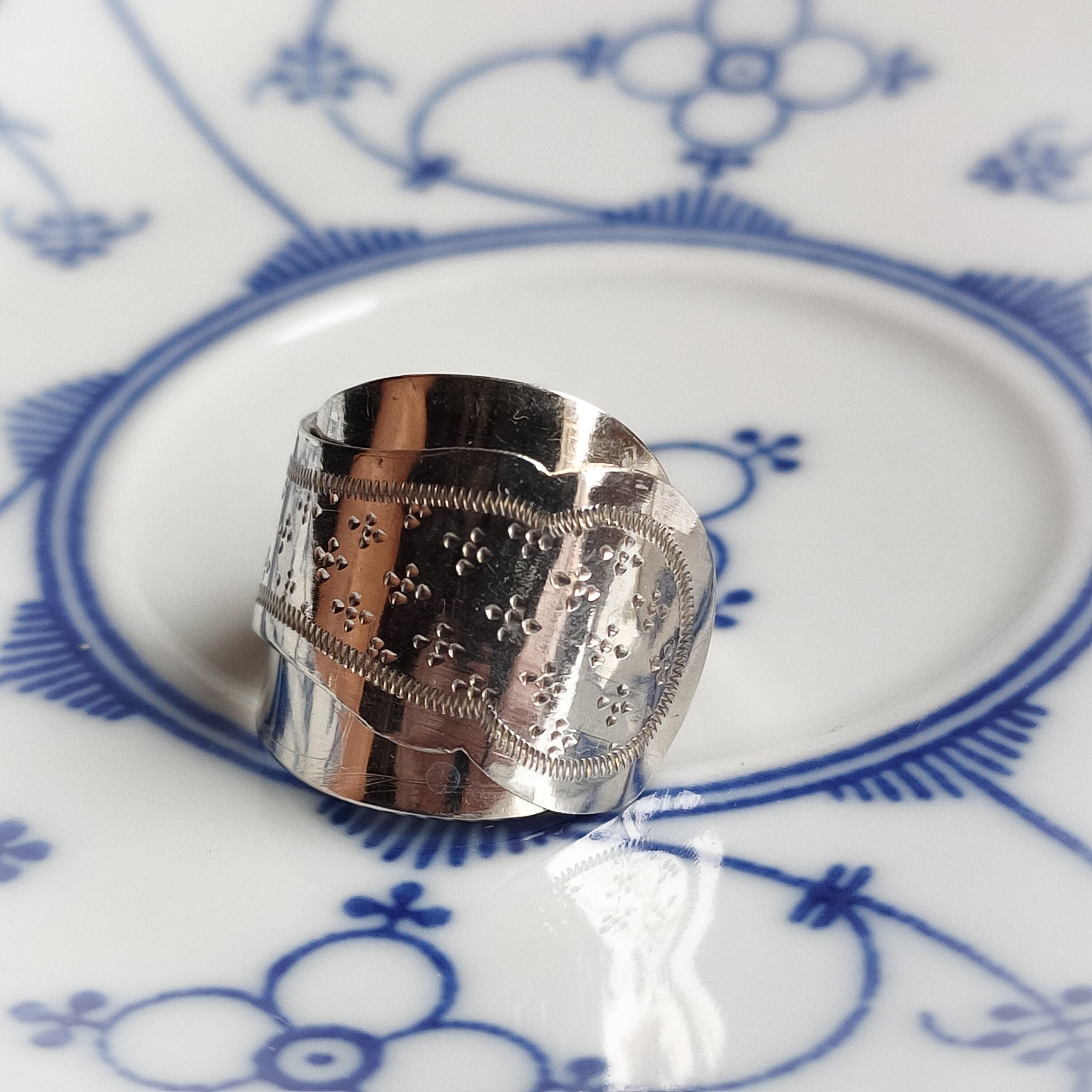 Lepel ring crossed | Sterling zilver | BY AIS image 2