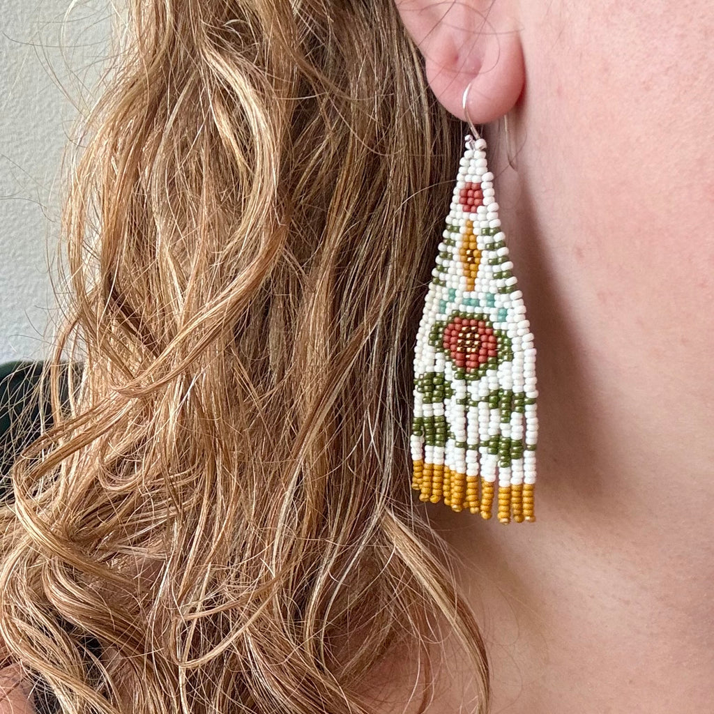 Oorbellen Flower | Handbeaded | BY AIS image 1