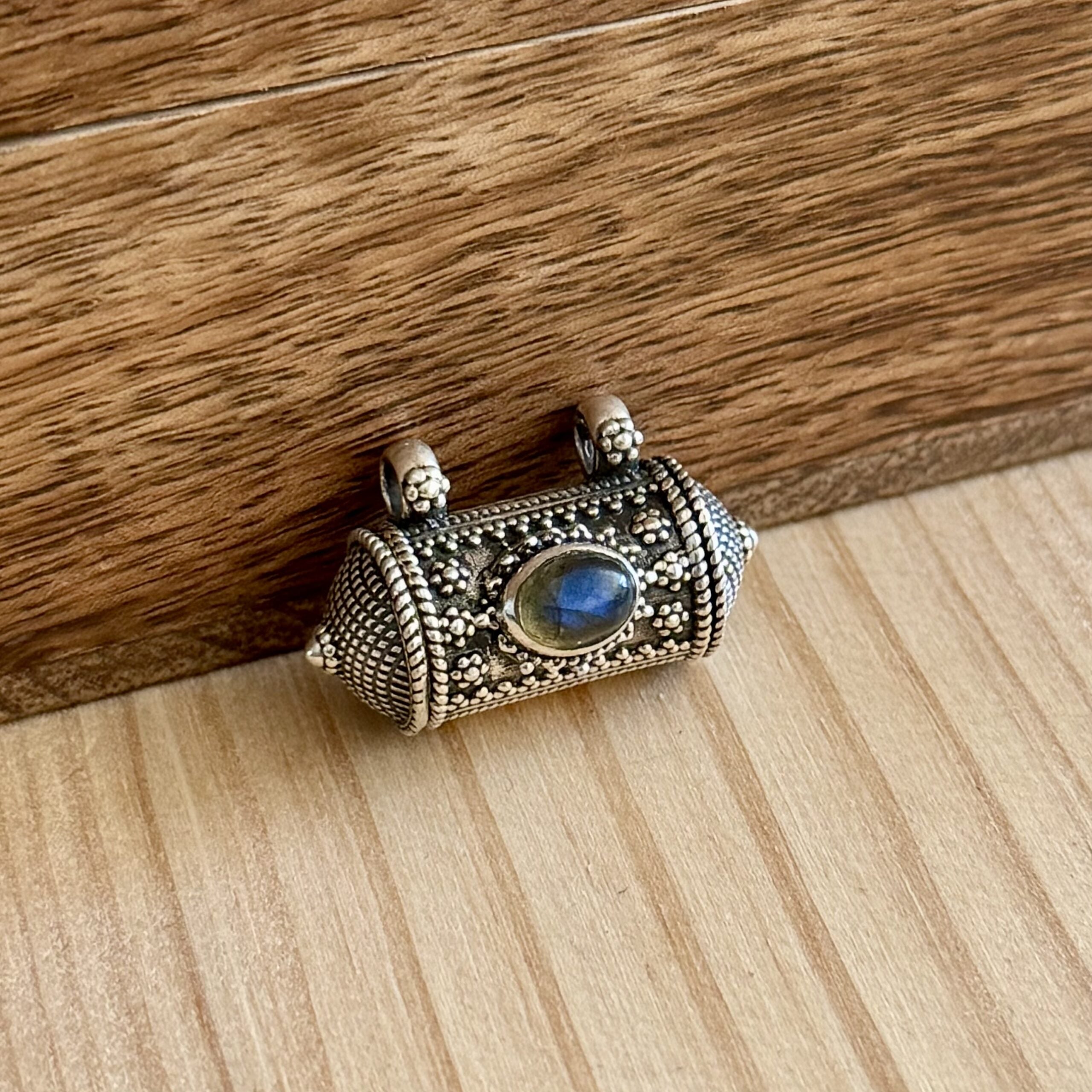 Prayer box Nawa | Sterling zilver & labradoriet image 1