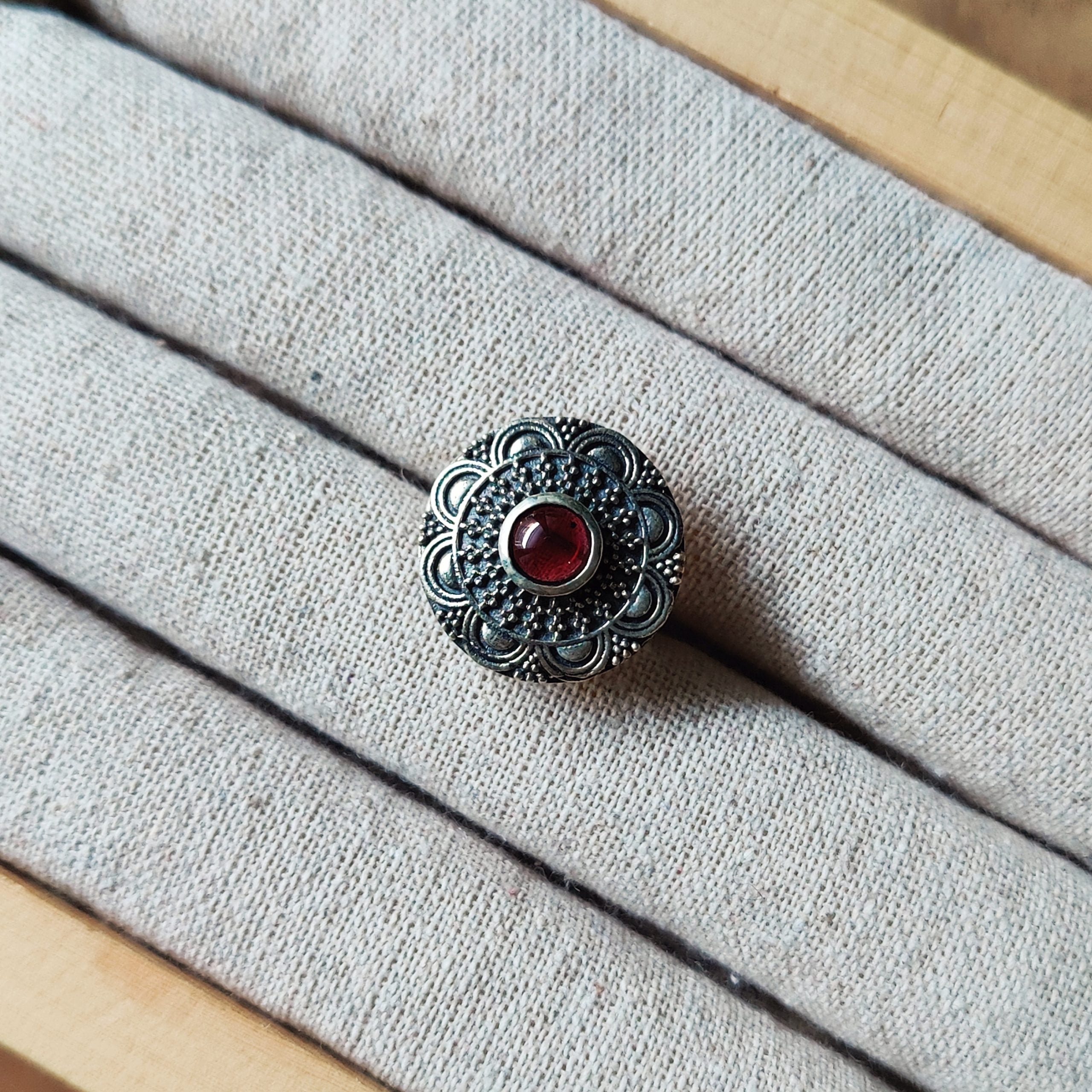 Ring | Sterling zilver & granaat | maat 17,25 image 0